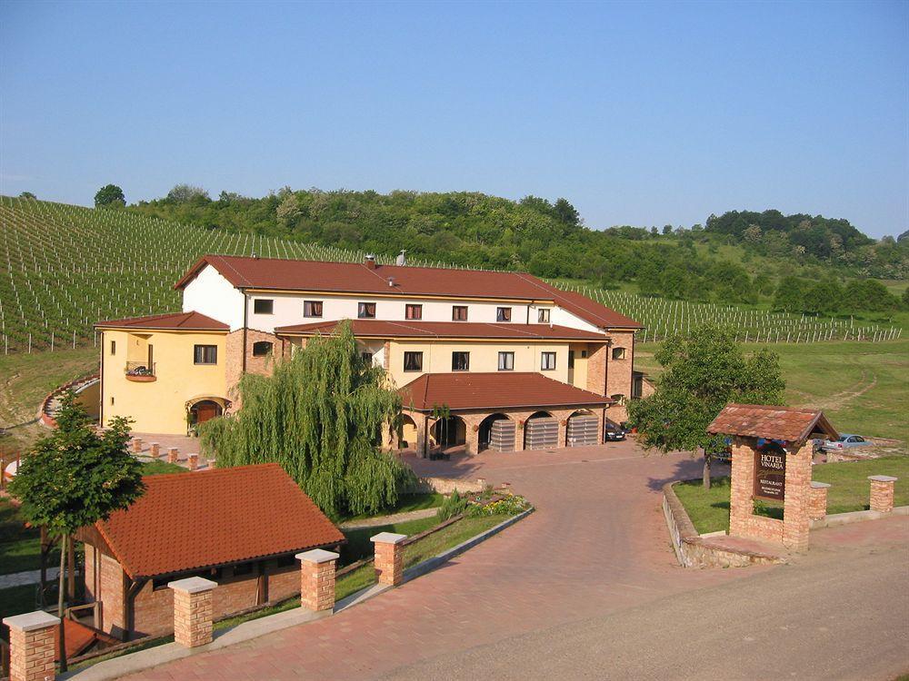 Stupnicki Dvori Winery Hotel Brodski Stupnik Экстерьер фото