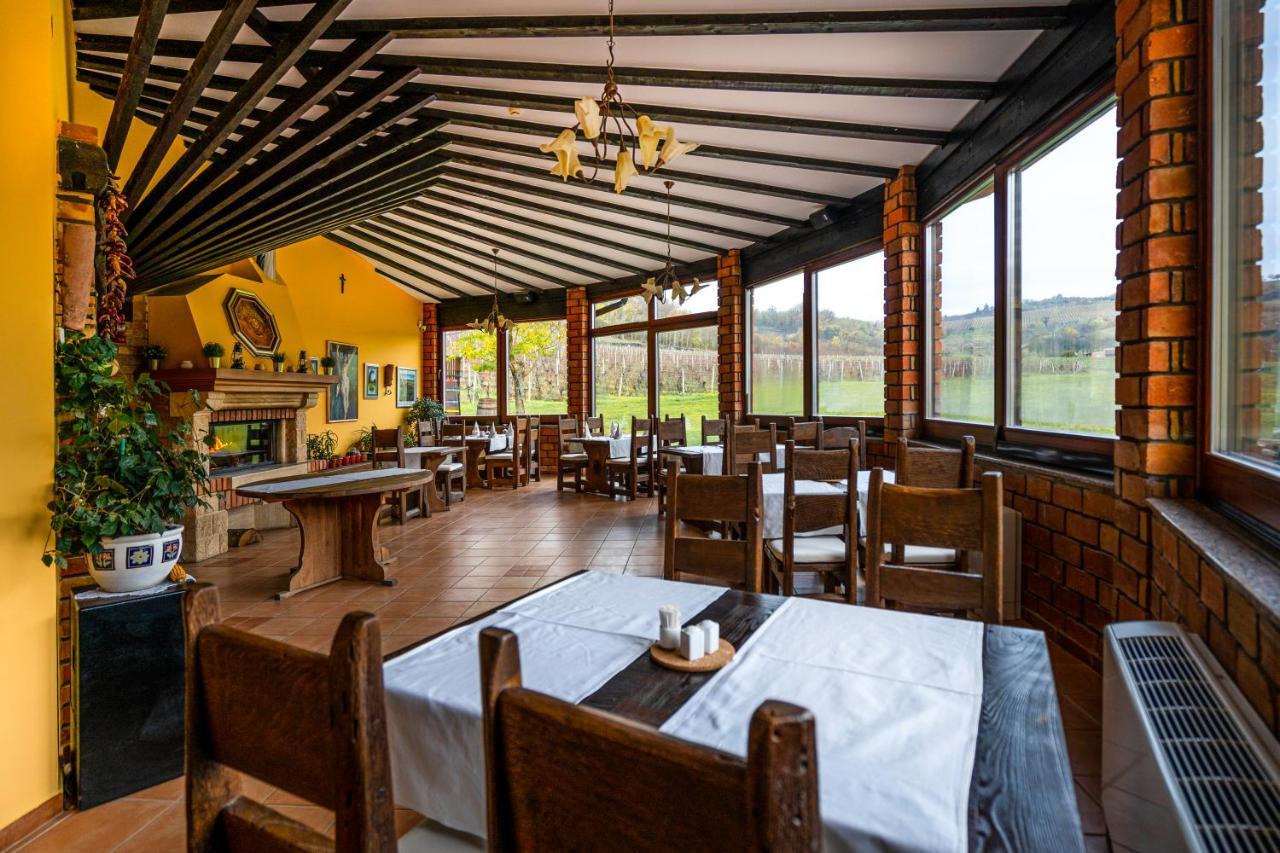 Stupnicki Dvori Winery Hotel Brodski Stupnik Экстерьер фото