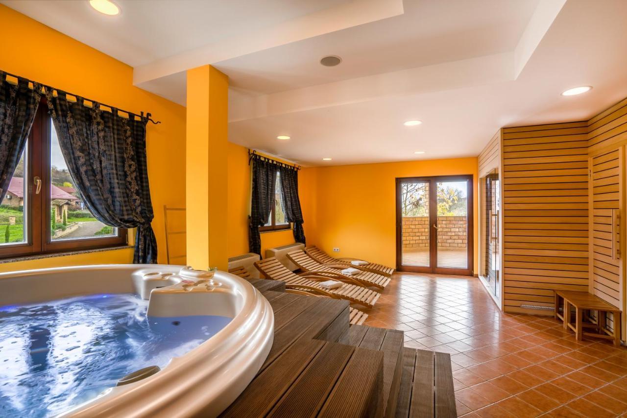 Stupnicki Dvori Winery Hotel Brodski Stupnik Экстерьер фото