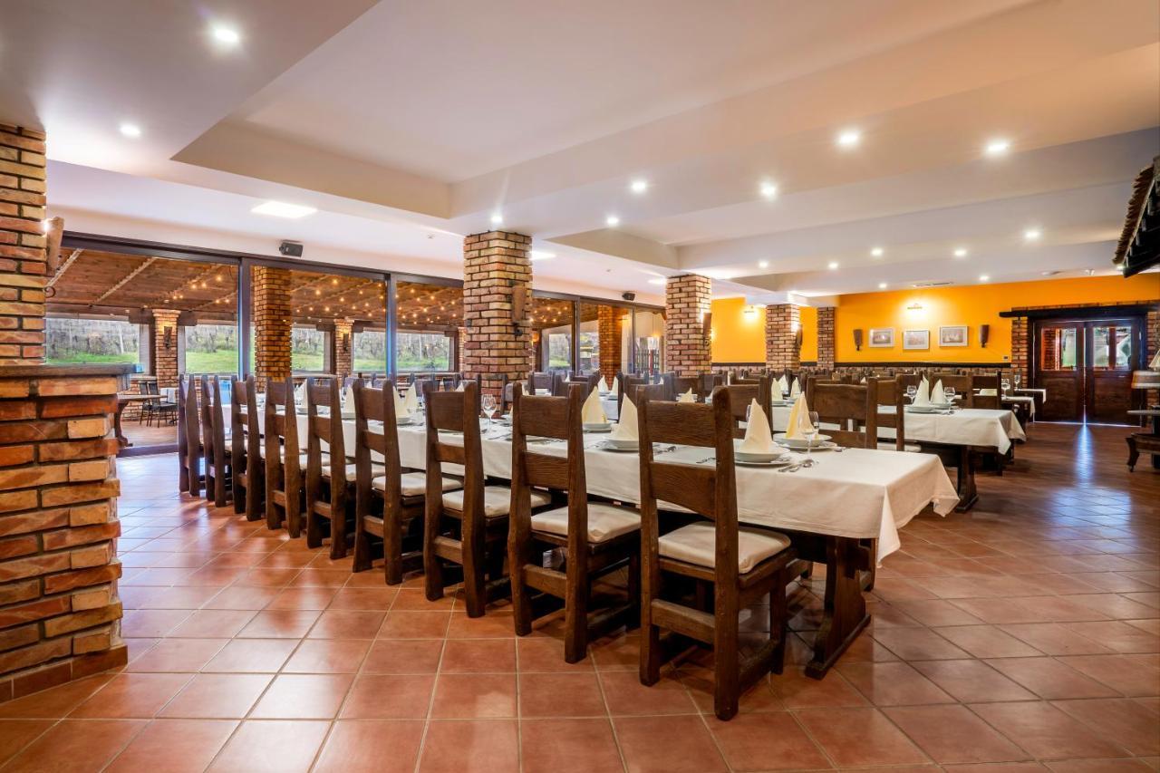 Stupnicki Dvori Winery Hotel Brodski Stupnik Экстерьер фото